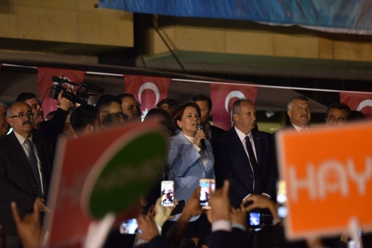 Akşener'in Halk Tv programı, hiç görmediğiniz fotograflar 3