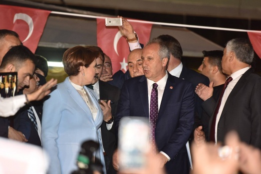 Akşener'in Halk Tv programı, hiç görmediğiniz fotograflar 2