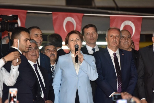 Akşener'in Halk Tv programı, hiç görmediğiniz fotograflar 5