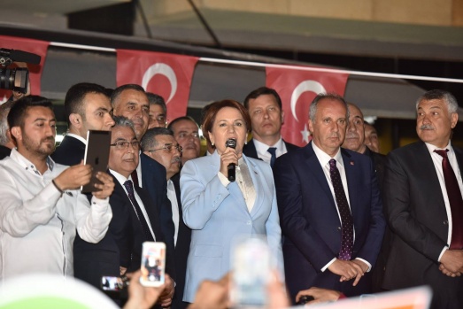 Akşener'in Halk Tv programı, hiç görmediğiniz fotograflar 6