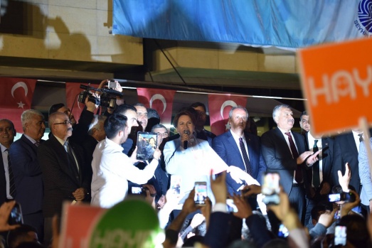 Akşener'in Halk Tv programı, hiç görmediğiniz fotograflar 14