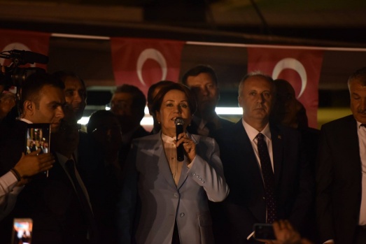 Akşener'in Halk Tv programı, hiç görmediğiniz fotograflar 18