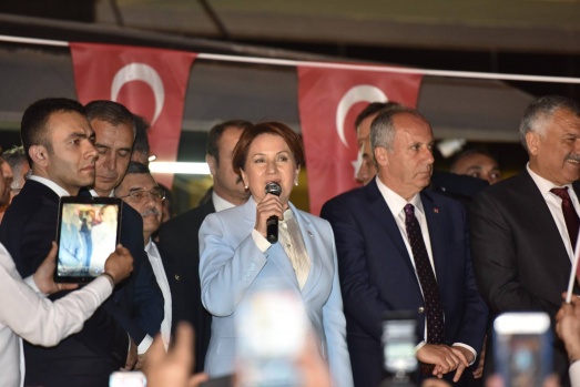 Akşener'in Halk Tv programı, hiç görmediğiniz fotograflar 17