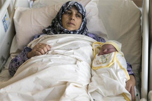 Anne-kız aynı anda doğum yaptı 7