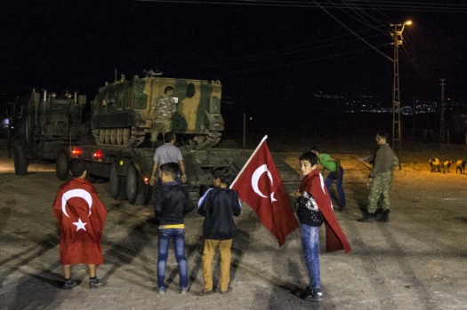 Türk askeri İdlib'te sevinçle karşılandı 8