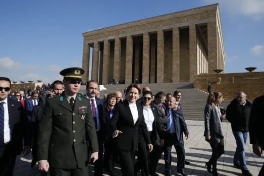 Meral Akşener "Sandalyeler yerine ayakkabılar eskiyecek" 3