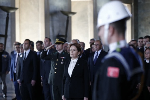 Meral Akşener "Sandalyeler yerine ayakkabılar eskiyecek" 8