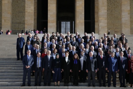 Meral Akşener "Sandalyeler yerine ayakkabılar eskiyecek" 6