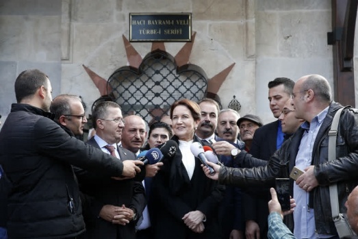 Meral Akşener "Sandalyeler yerine ayakkabılar eskiyecek" 10