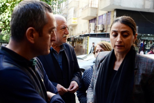 Polisten HDP’li vekile ince ayar! “Şehidimiz var, alkış ve zılgıt istemiyoruz” 2