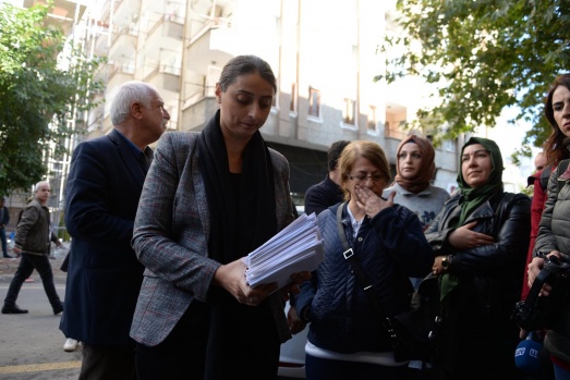 Polisten HDP’li vekile ince ayar! “Şehidimiz var, alkış ve zılgıt istemiyoruz” 4