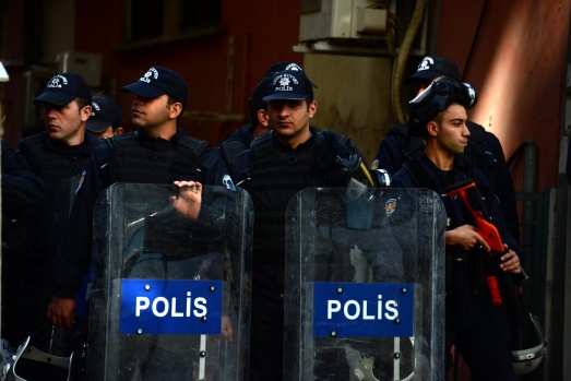 Polisten HDP’li vekile ince ayar! “Şehidimiz var, alkış ve zılgıt istemiyoruz” 7