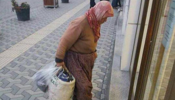 Türkiye'nin gündemine çamurlu ayakkabılı teyze oturdu 4