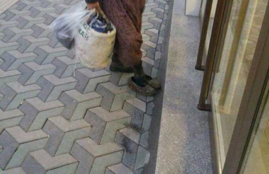 Türkiye'nin gündemine çamurlu ayakkabılı teyze oturdu 5