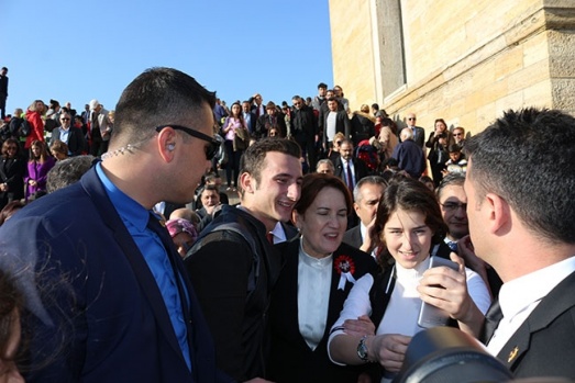 Akşener'e Anıtkabir'de  yoğun ilgi 8