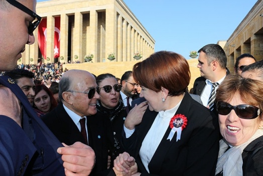 Akşener'e Anıtkabir'de  yoğun ilgi 17