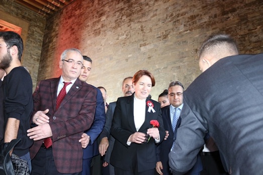 Akşener'e Anıtkabir'de  yoğun ilgi 16