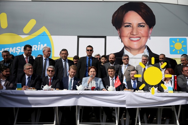 Akşener, Beşiktaş Demokrasi Meydanı'nda 2