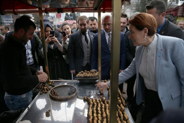 Akşener, Beşiktaş Demokrasi Meydanı'nda 10