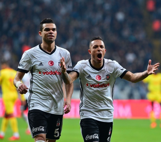 Beşiktaş: 5 - Göztepe: 1 (Maç sonucu) 29