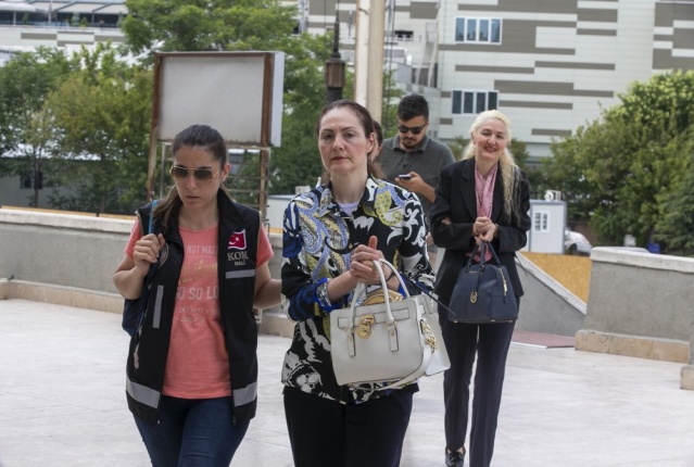 Maskeli balo bitti! İşte 'kedicikler'in polisteki halleri! 5