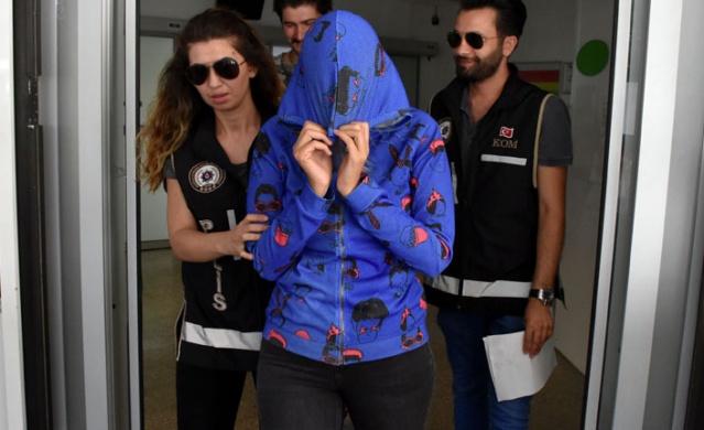 Maskeli balo bitti! İşte 'kedicikler'in polisteki halleri! 3