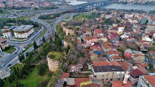 Surların üzerine gecekondu 2