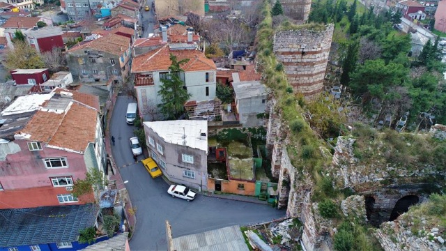 Surların üzerine gecekondu 6