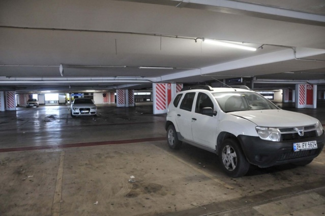 Atatürk Havalimanı otoparkında unutulan araçlar 13