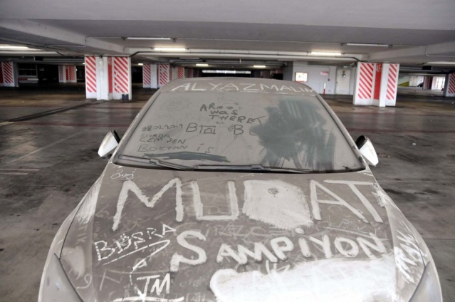 Atatürk Havalimanı otoparkında unutulan araçlar 16