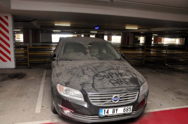 Atatürk Havalimanı otoparkında unutulan araçlar 5