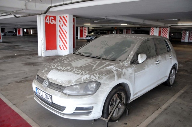 Atatürk Havalimanı otoparkında unutulan araçlar 9