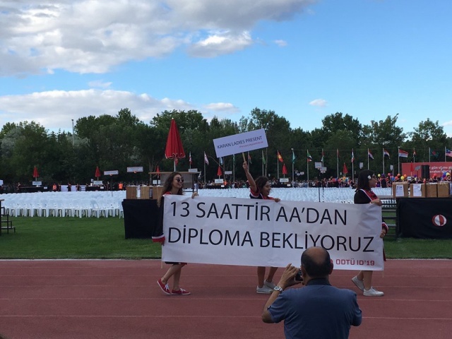 ODTÜ mezuniyet töreni pankartları 2019 18