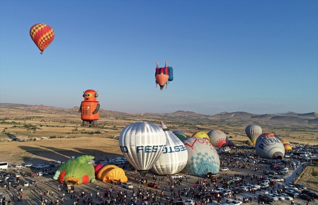Festival balonları son kez uçtu 12