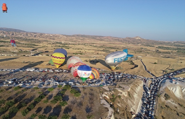 Festival balonları son kez uçtu 23