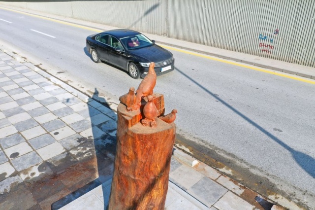 Kuruyan ağaçlar sanat eserine dönüştürüldü 3