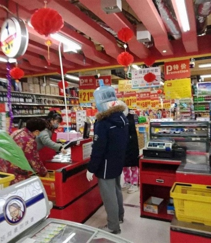 Birbirinden ilginç corona virüs önlemleri 32