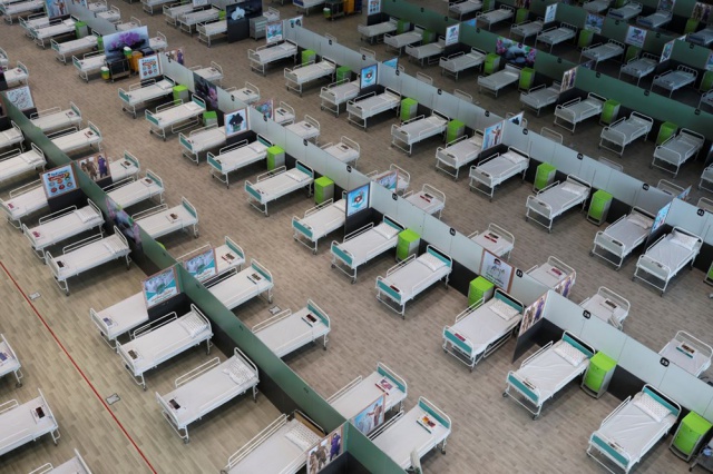 Dev alışveriş merkezi hastaneye dönüştürüldü 20