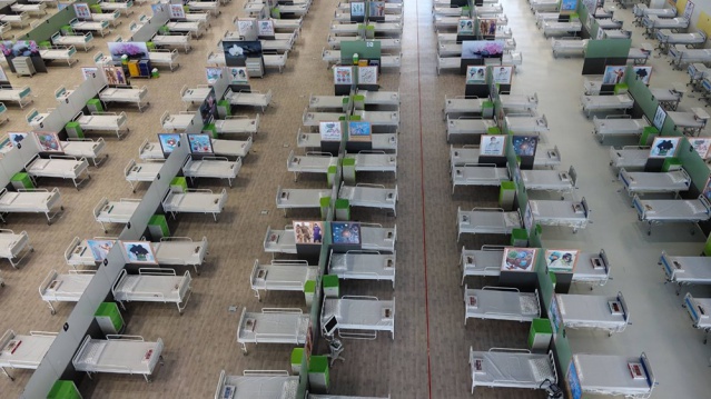 Dev alışveriş merkezi hastaneye dönüştürüldü 10