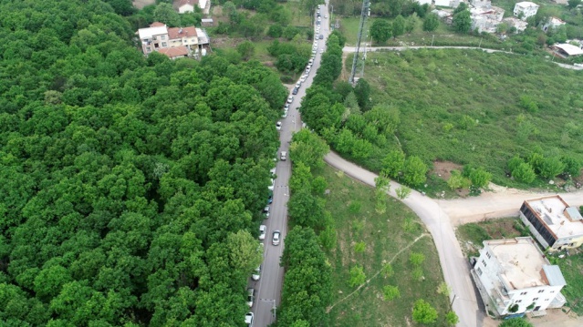 Bursa'da sokağa çıkma kısıtlaması öncesi kilometrelerce su kuyruğu 2
