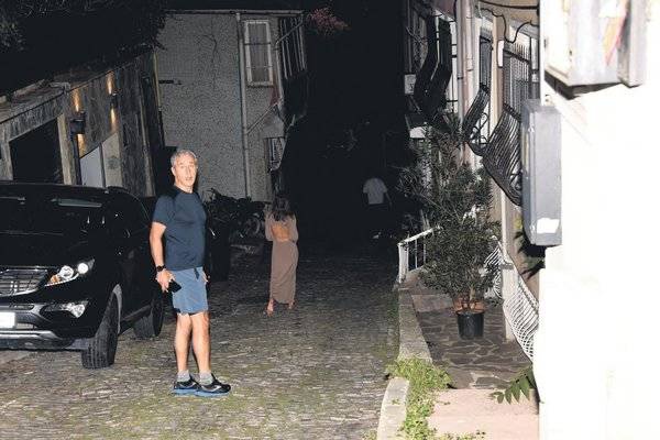 4 katlı villada 250 kişilik parti! Hangi ünlü isimler yoktu ki... 2