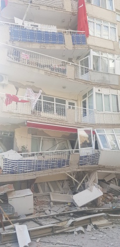 İzmir Depremi'ne ait ilk görüntüler 8