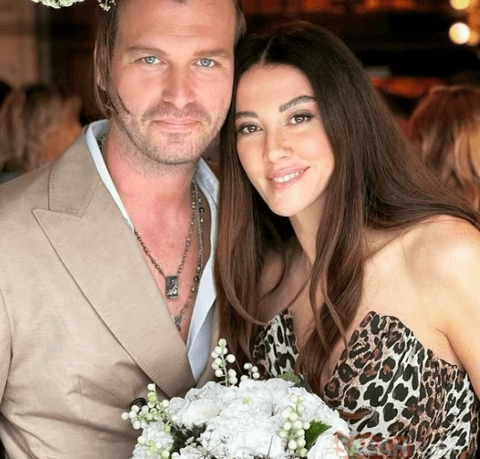 Kıvanç Tatlıtuğ'un kız kardeşini görenler gözlerine inanamadı 2