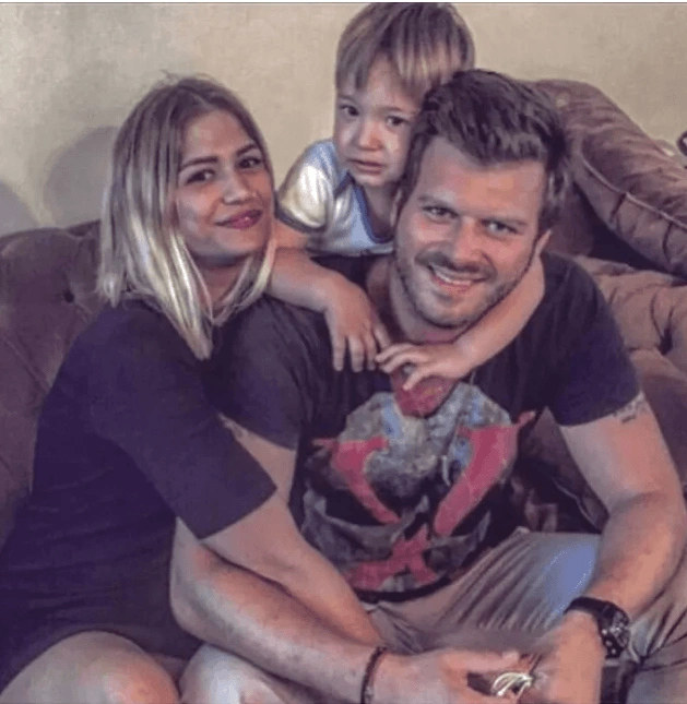 Kıvanç Tatlıtuğ'un kız kardeşini görenler gözlerine inanamadı 7