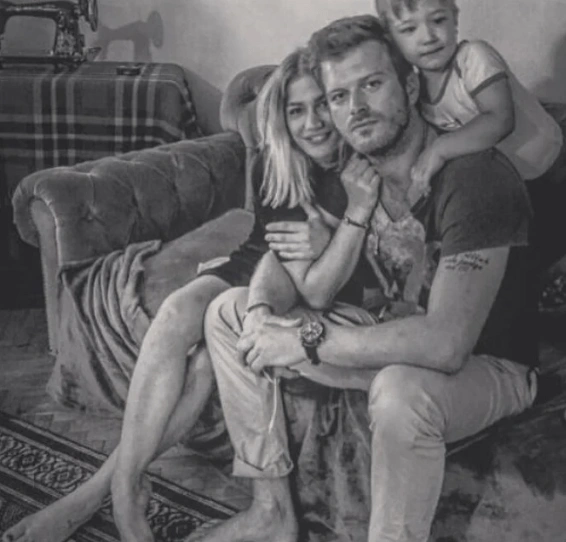 Kıvanç Tatlıtuğ'un kız kardeşini görenler gözlerine inanamadı 3