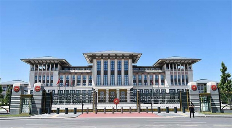 "Baş aşağı giden iktidarlar, seçim sistemiyle oynarlar…"