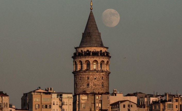 Galata Kulesi'nde restorasyon ertelendi