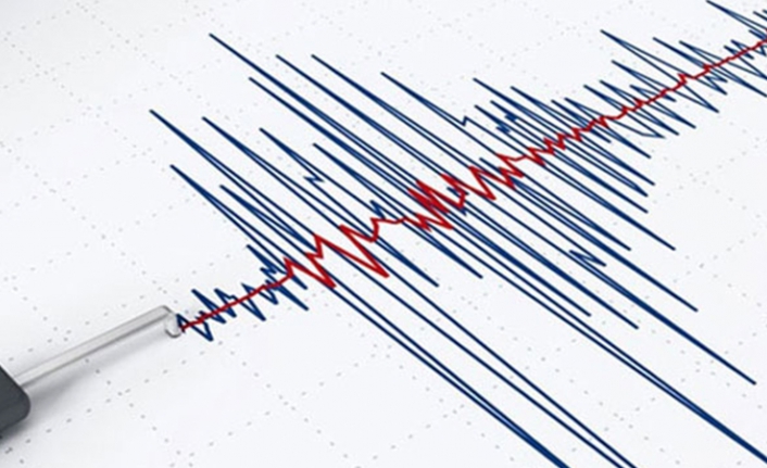 7.8 büyüklüğünde deprem: Tsunami alarmı verildi
