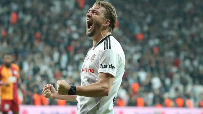 Caner Erkin de gidiyor!