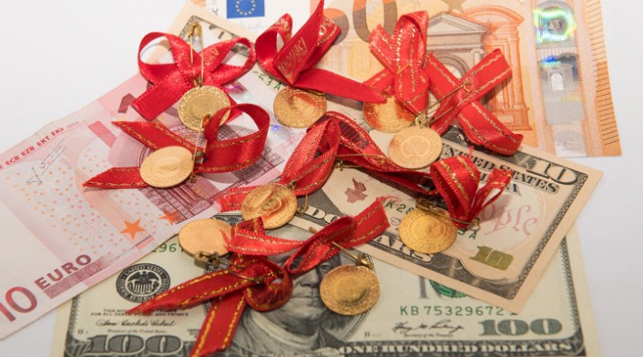 Dolar, Euro ve altın güne yeni rekorlarla başladı